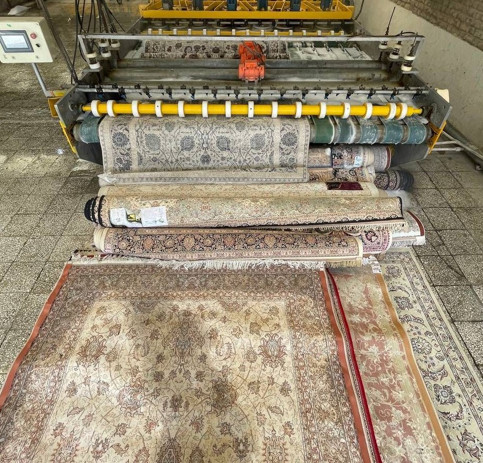گوشه‌ای از خدمات قالیشویی بزرگان